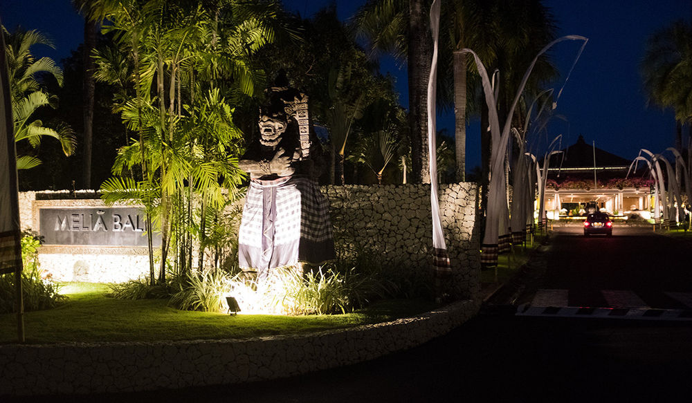 Melia Bali - Entrance At Night