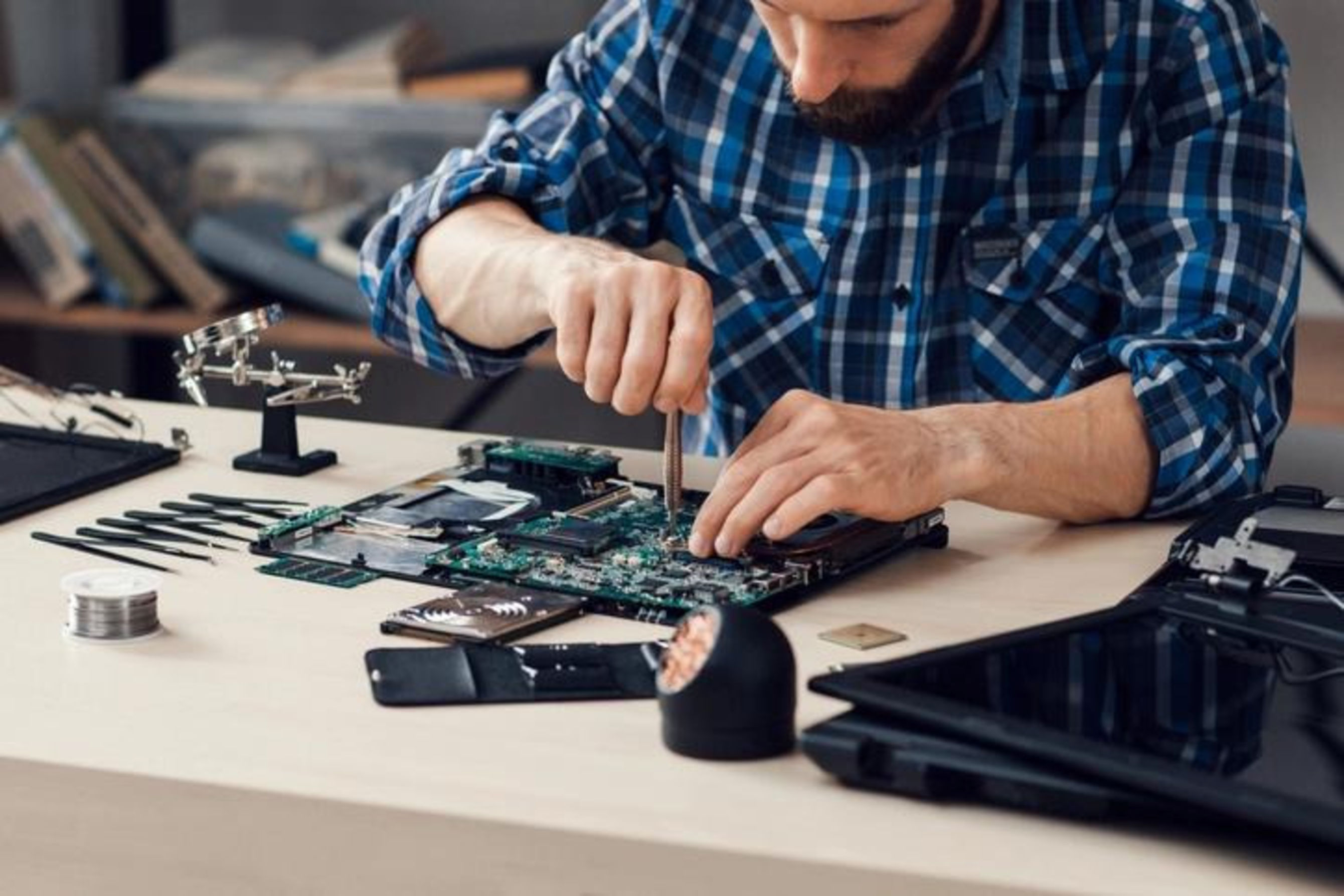 Pulsefusion-renew Pulsefusion-man-working