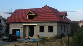 Střecha, příčky, přípojky