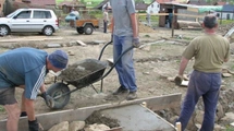 Betonování základových pásů