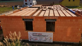 18. stavební týden – Usazování překladů, bednění, betonování stropu