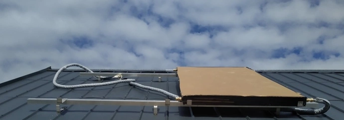 Montážní lišty připevněné na střechu