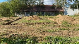 První kopnutí na pozemku