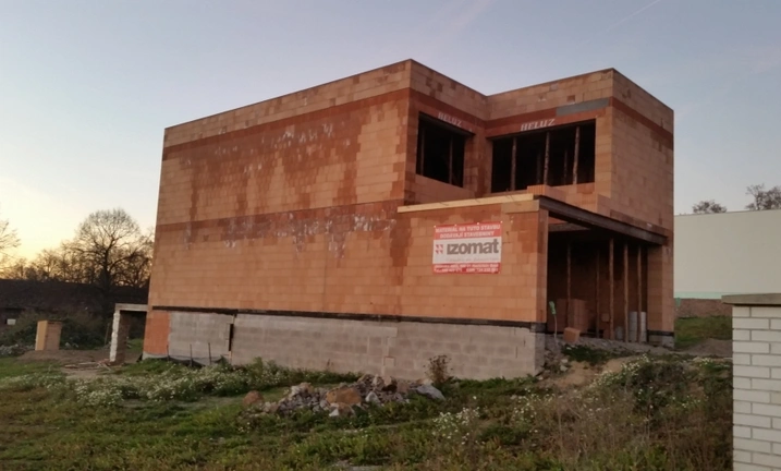 Hrubá stavba