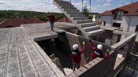 Prefabrikované schodiště zrychlí stavbu o týdny - montáž zabere jen 1 hodinu