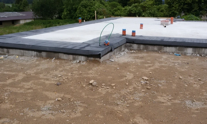 Vylití základů, sklep a základová deska