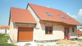 Okna a garážová vrata