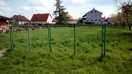 Pozemek, základ budoucího bydlení.