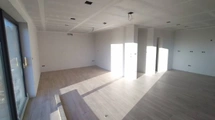 Finišování omítek a SDK v přízemí