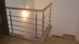 Obložení betonového schodiště plovoucí podlahou