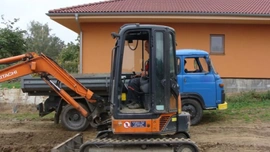 Bagrování základů a sklepa