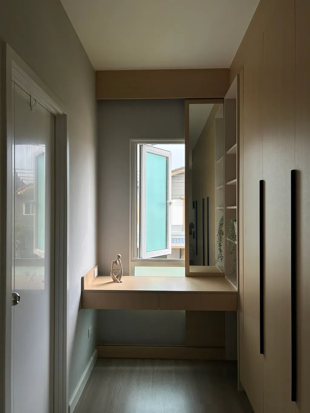 อณาสิริ ติวานนท์