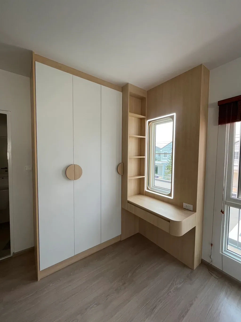 สีวลี ศรีนครินทร์-ร่มเกล้า