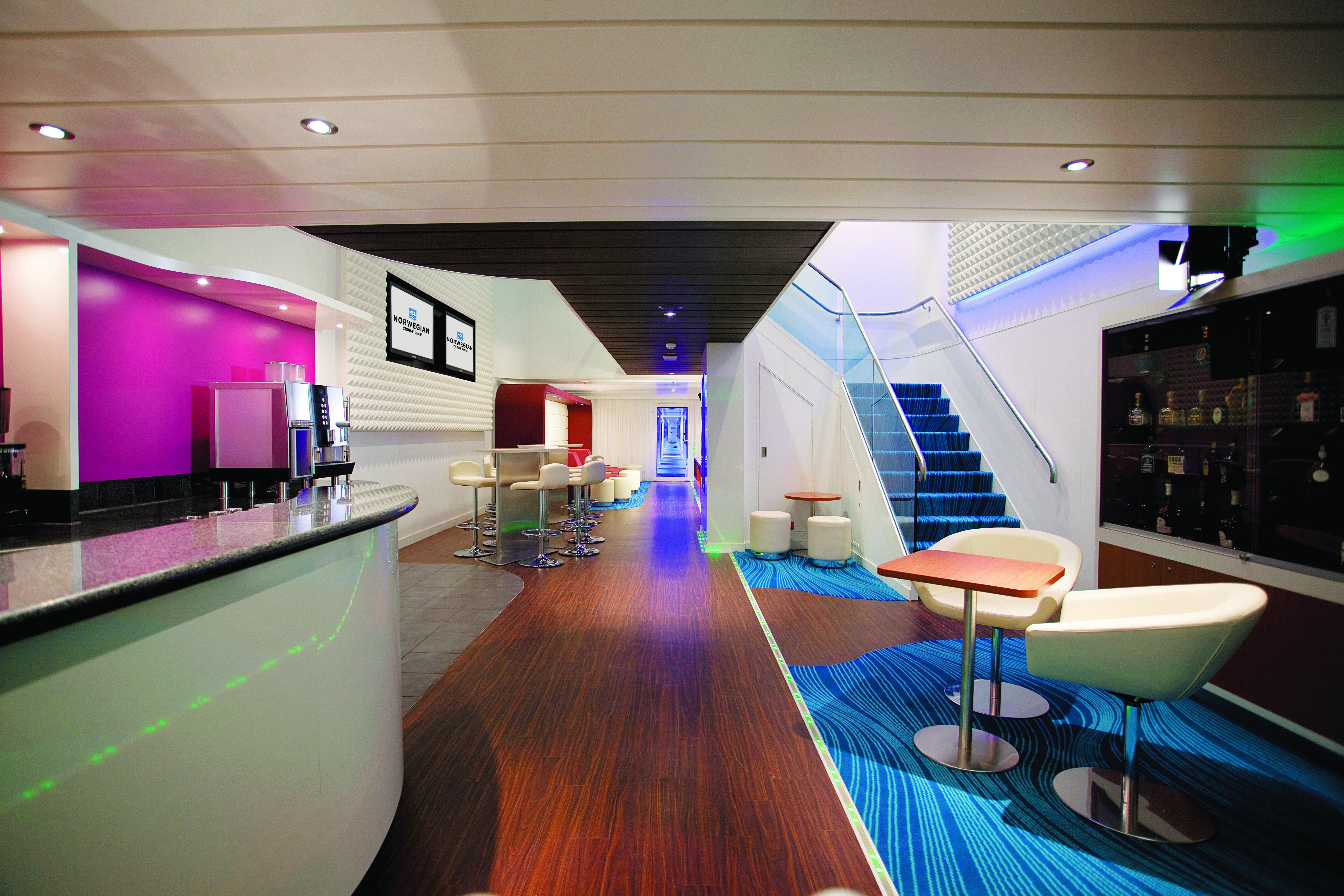 Norwegian Epic studio lounge for solo travelers