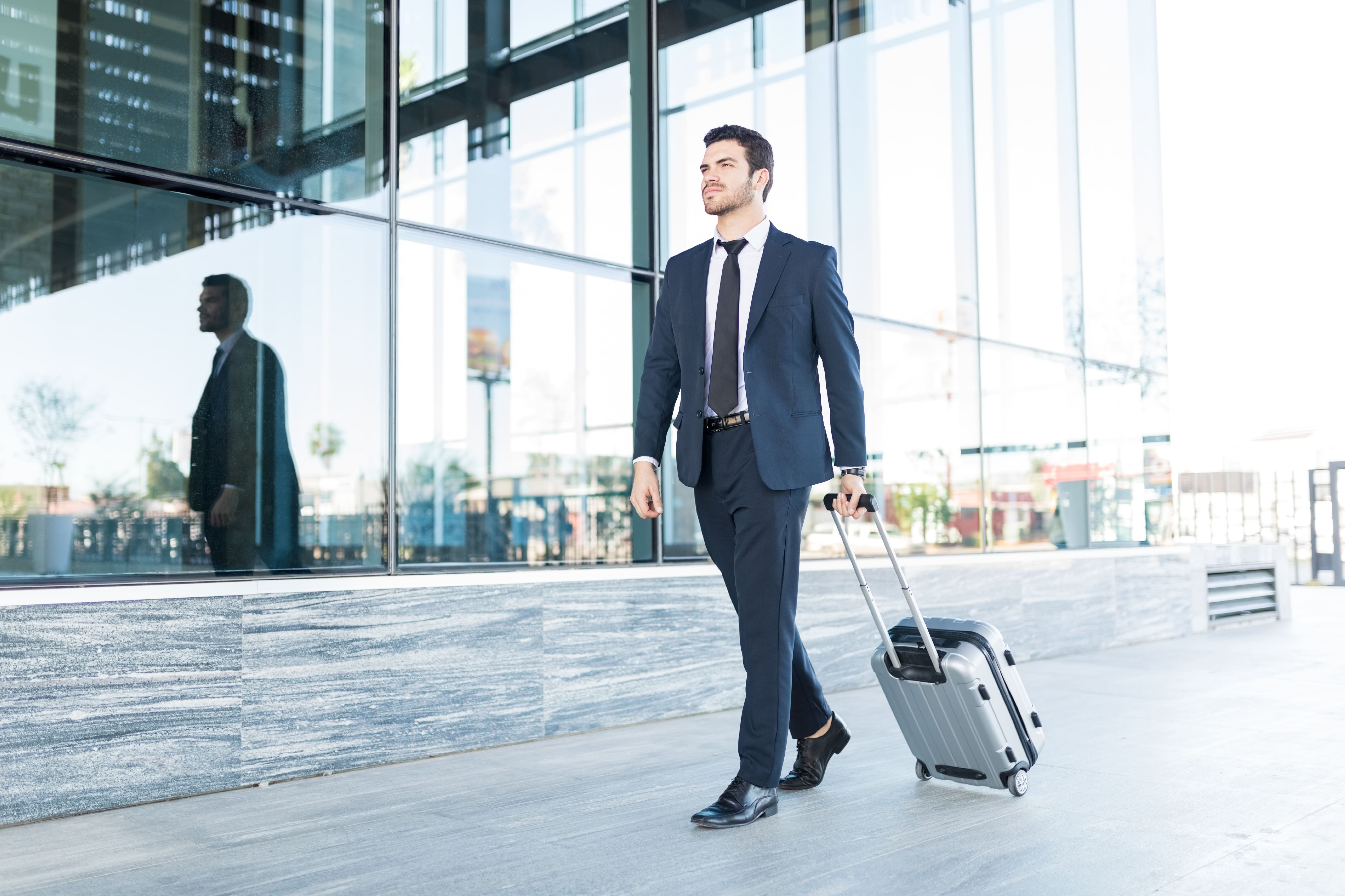 9-5'ers are Turning into Travelers! Reasons Will Surprise You!