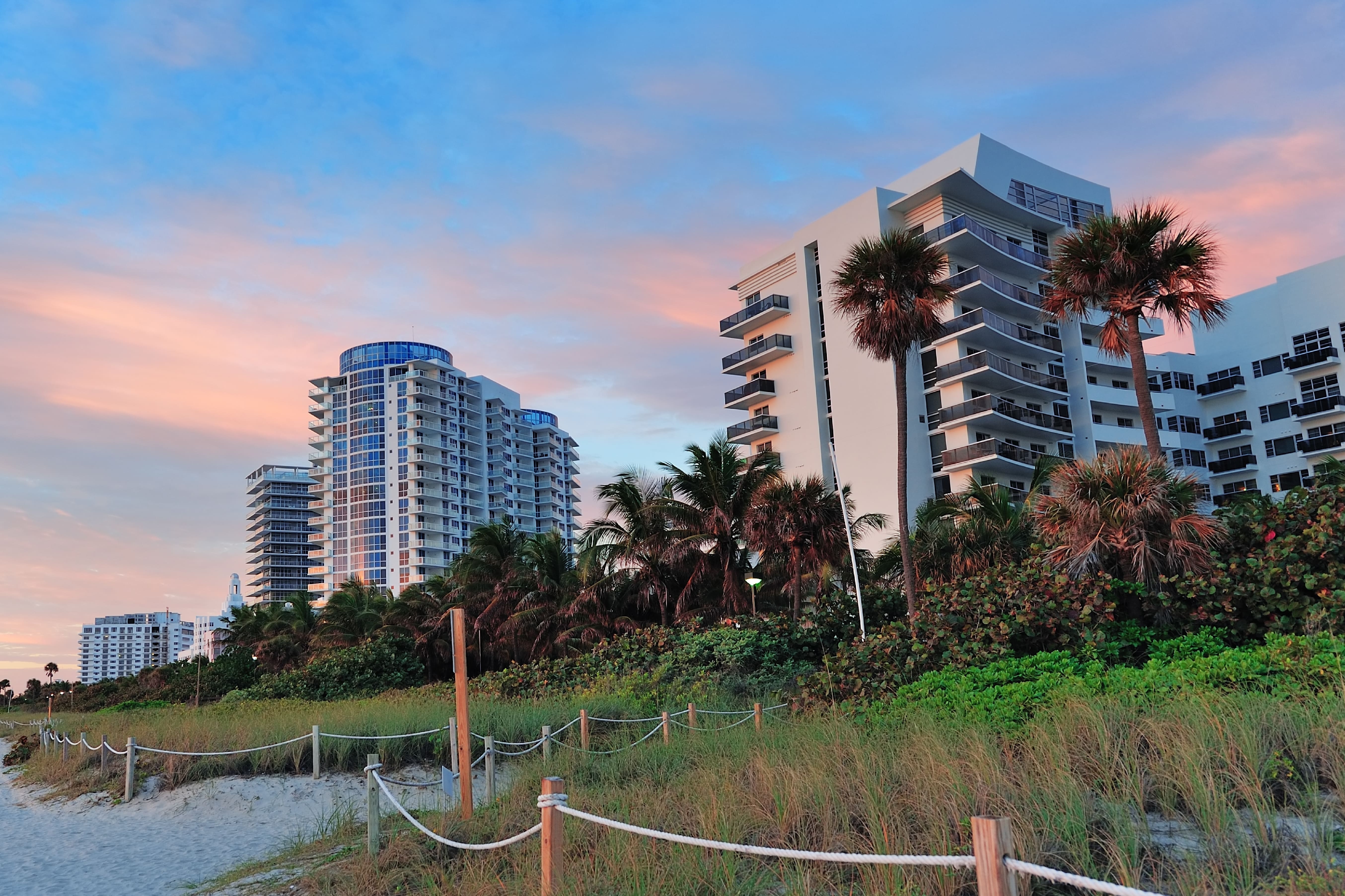 A Guide to Investing in Miami's Thriving Real Estate Arena
