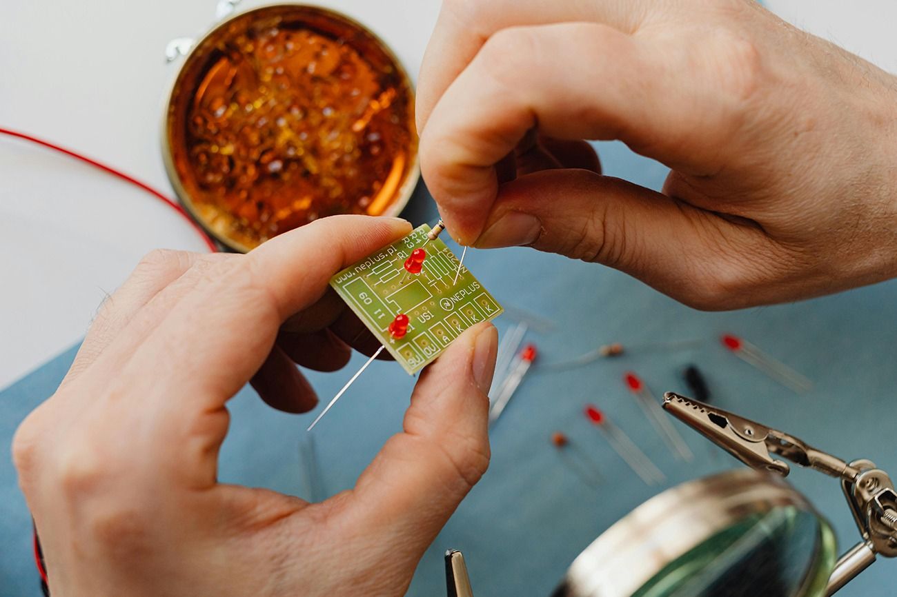 Lucrative Circuit Board Assembly Roles: Entry-Level, $51/Hour, Equal Opportunity