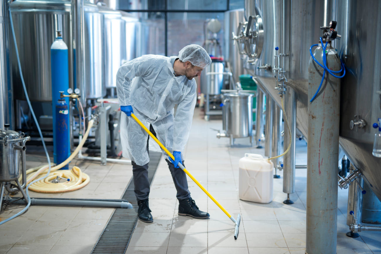 $46/HR Industrial Cleaner Jobs – No Experience Needed to Apply