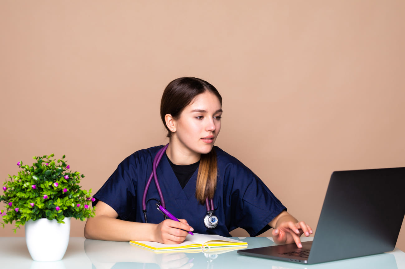 5 Benefits of Registered Nursing Program Online