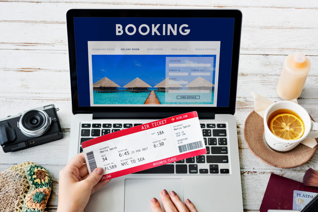 Booking Flight Tickets? 7 Tips to Get the Lowest Prices