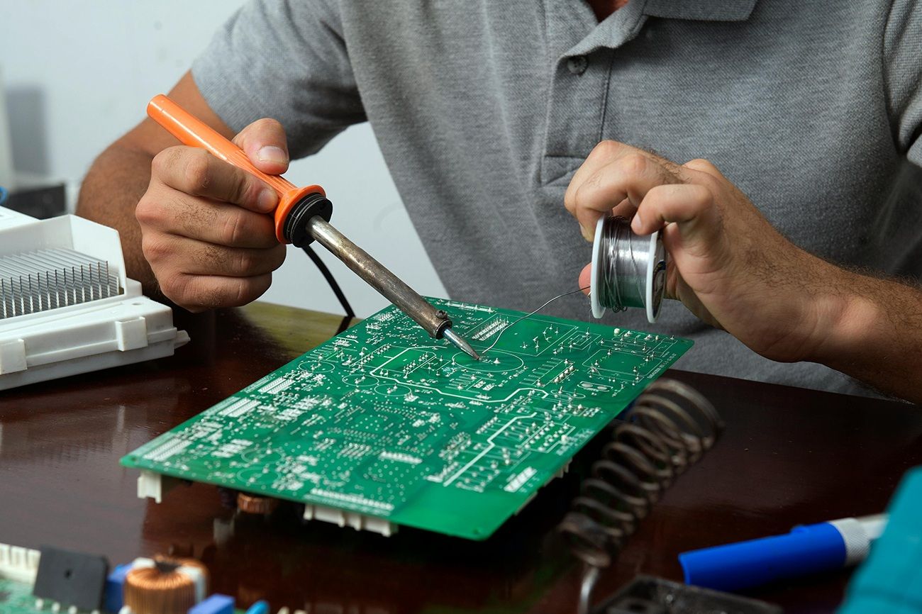 High-Paying Circuit Board Assembly Roles: $51/HR, Entry-Level & Equal Opportunity