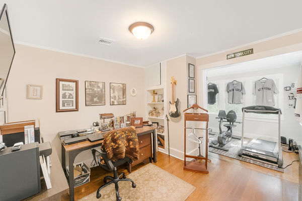 Office/bedroom suite