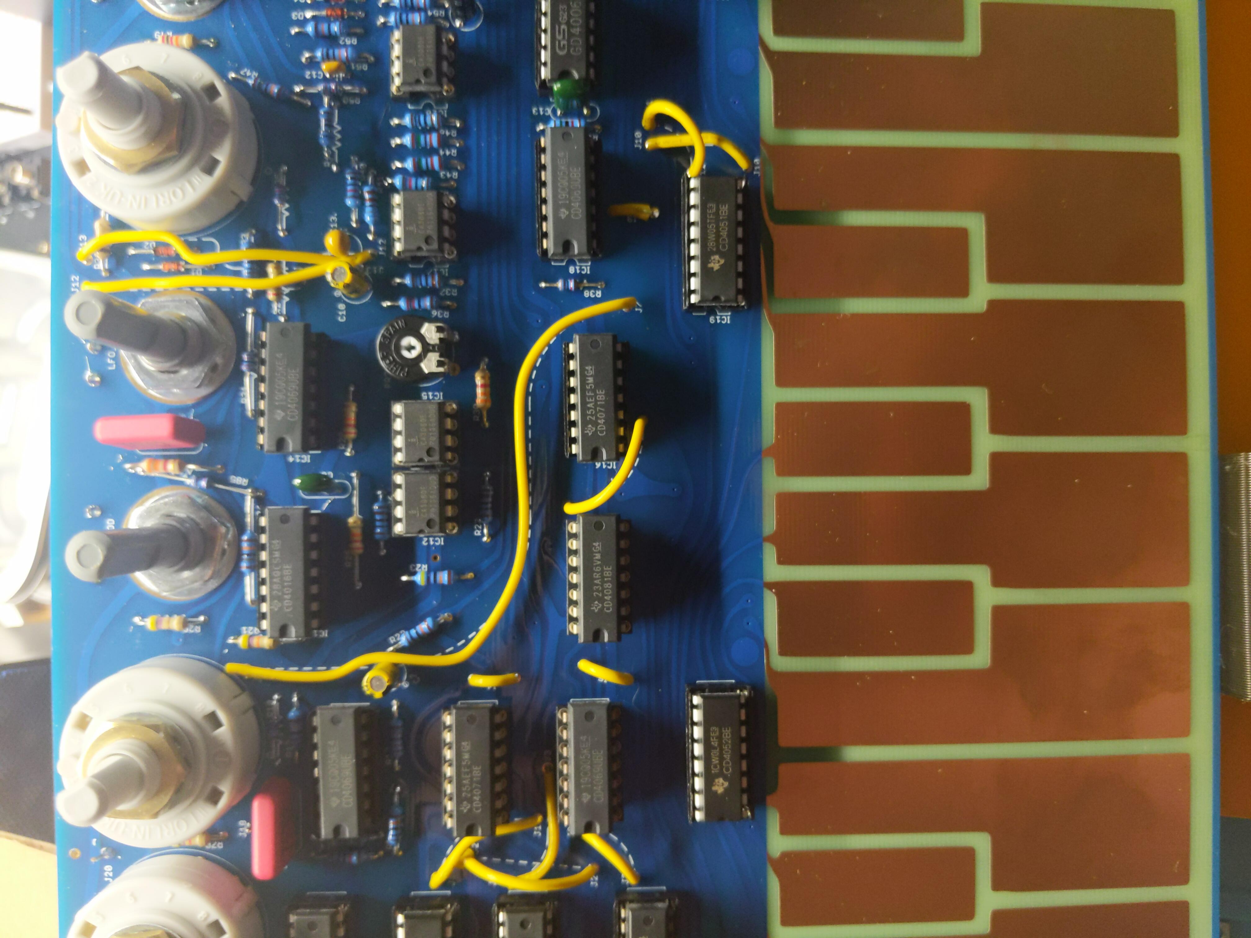 inspecting MSW Gnot monosynth bodge wires