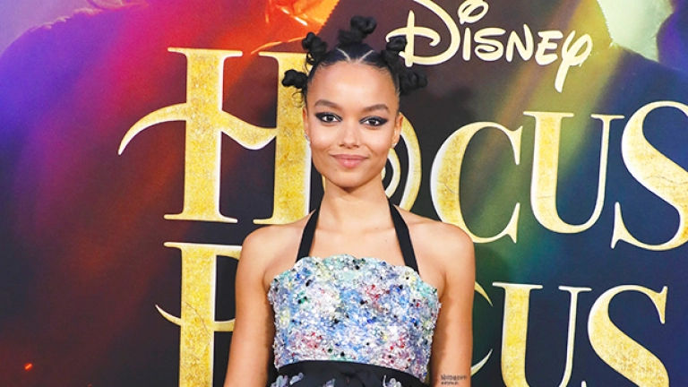 The "Hocus Pocus 2" and "Gossip Girl" star Whitney Peak: 5 Things to Know 1 Whitney Peak Hocus Pocus 2