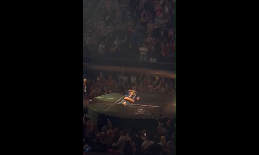 At a St. Louis concert, Post Malone fell through a trap door 1 post malone fall st louis