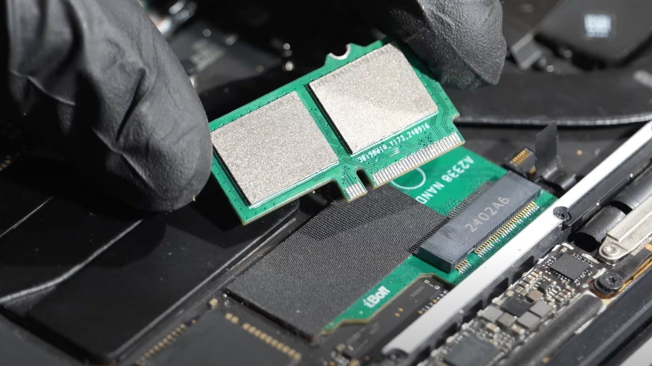 YouTuber shows off hardware hack to replace soldered MacBook storage 1 61539 127134 cropped Screenshot 2024 10 26 at 114518 AM