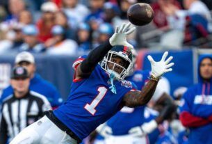 Syndication The Record 24667429