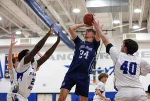 CVC L BASKETBALL 0125 11