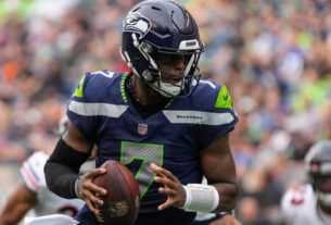 Geno Smith, Raiders Agree To Two-Year, $75M Extension 2 Smith Geno sea 220829