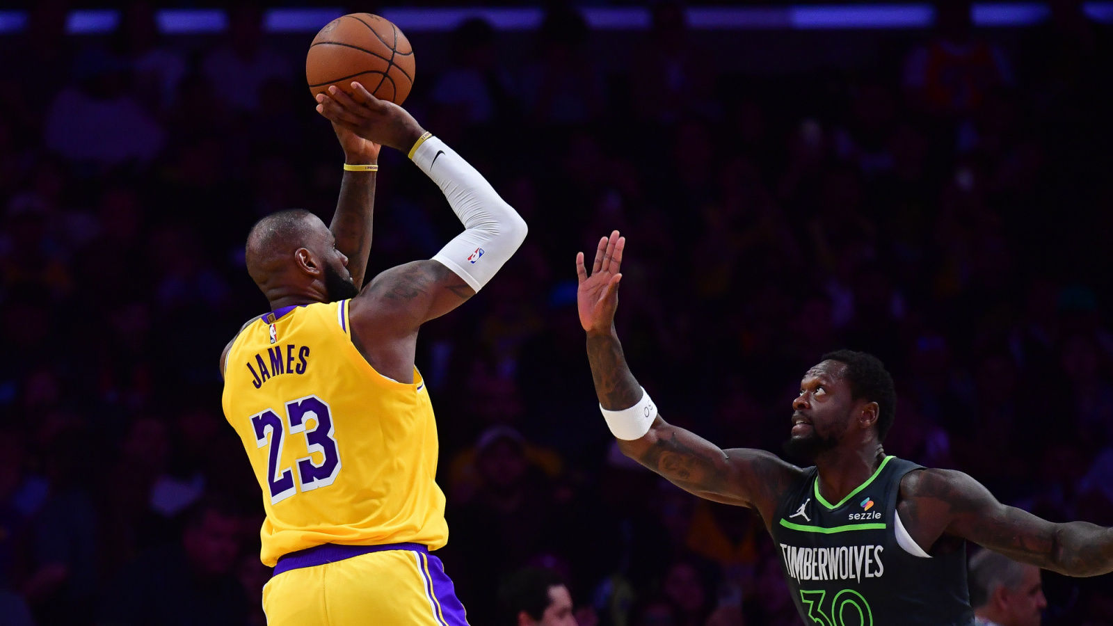 'Amazing Experience:' Los Angeles Lakers’ Luka Dončić Issues Strong Statement on Playing With LeBron James 1 apr 30 2025 los angeles california usa los