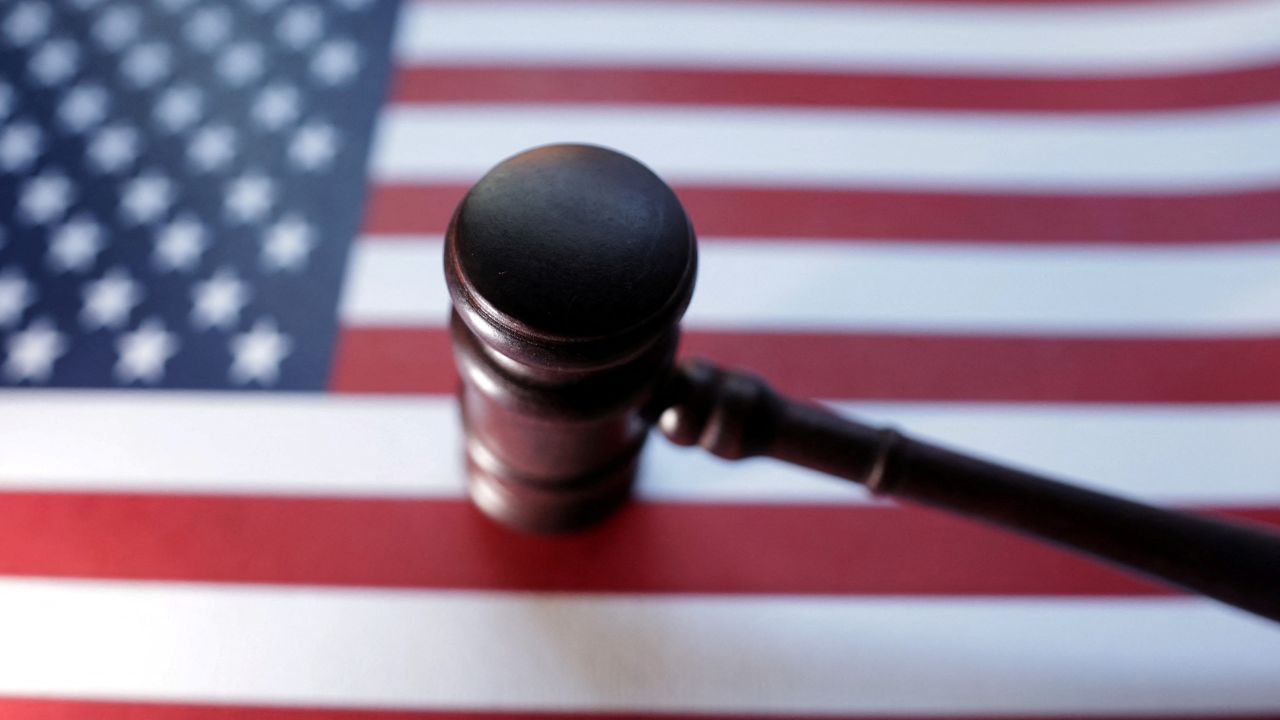 Son of ‘El Chapo’ Set To Change Plea in US Drug Prosecution 1 U.S. flag and gavel