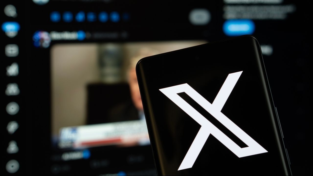 X Down for Thousands of Users, Downdetector Shows 1 X formerly Twitter experienced a Friday outage that affected more than 20000 users according to Downdetector