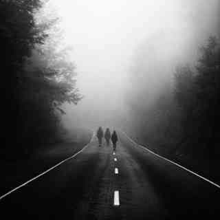 ثلاث مهاجراتغلاف