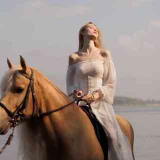 فن البقاء قويا غلاف