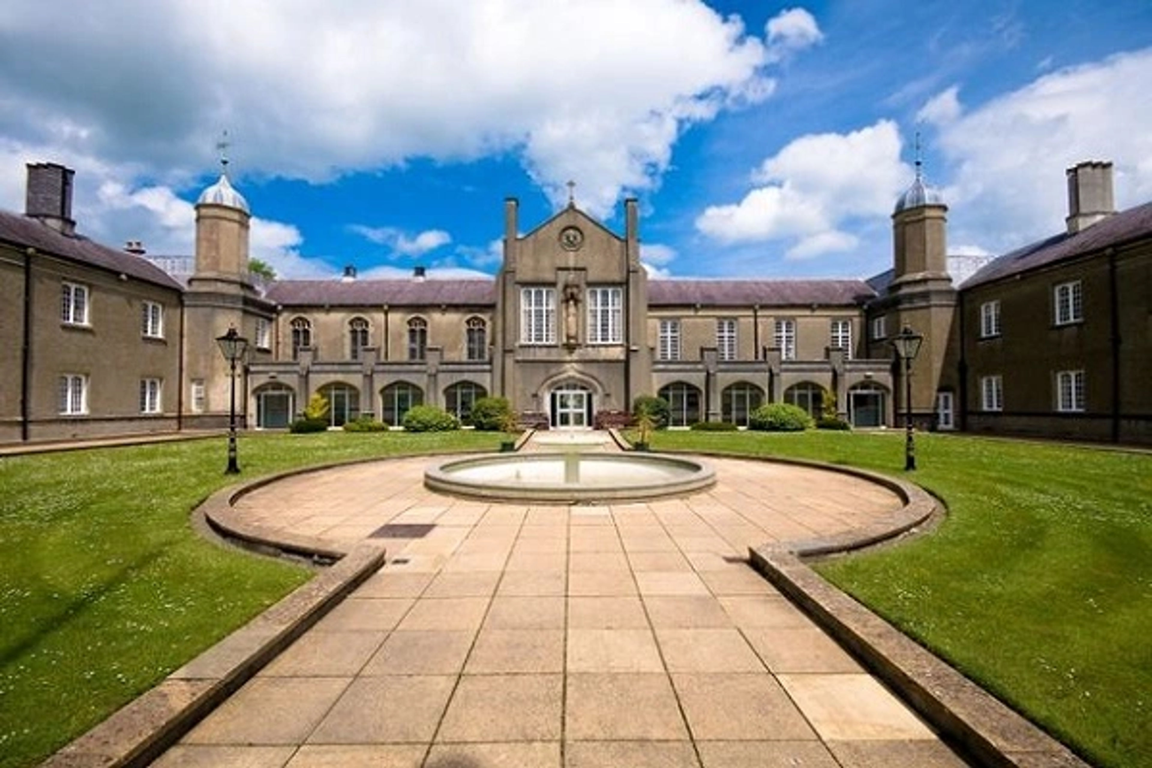 Campus image Campus image