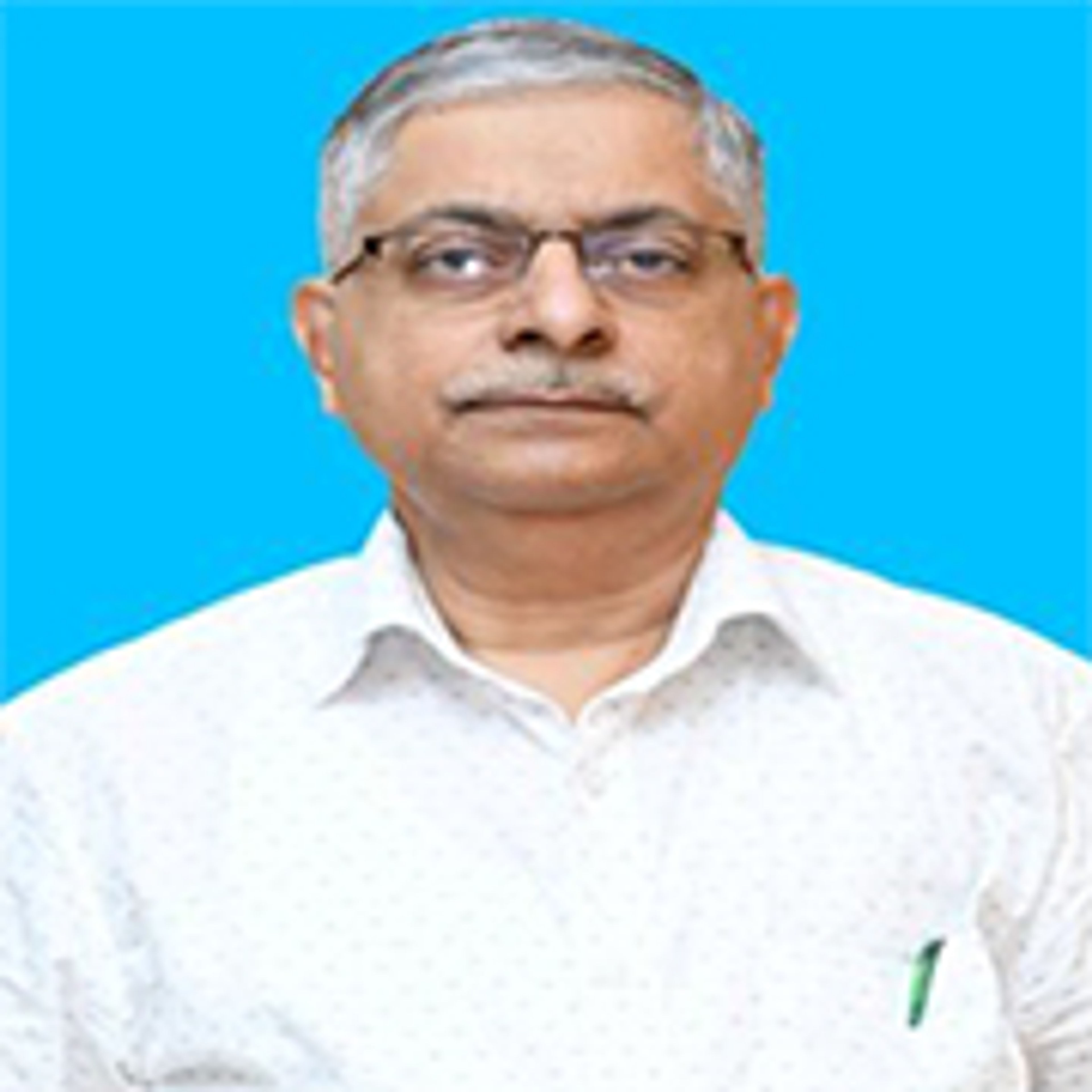 Dr. VISVANATHAN V