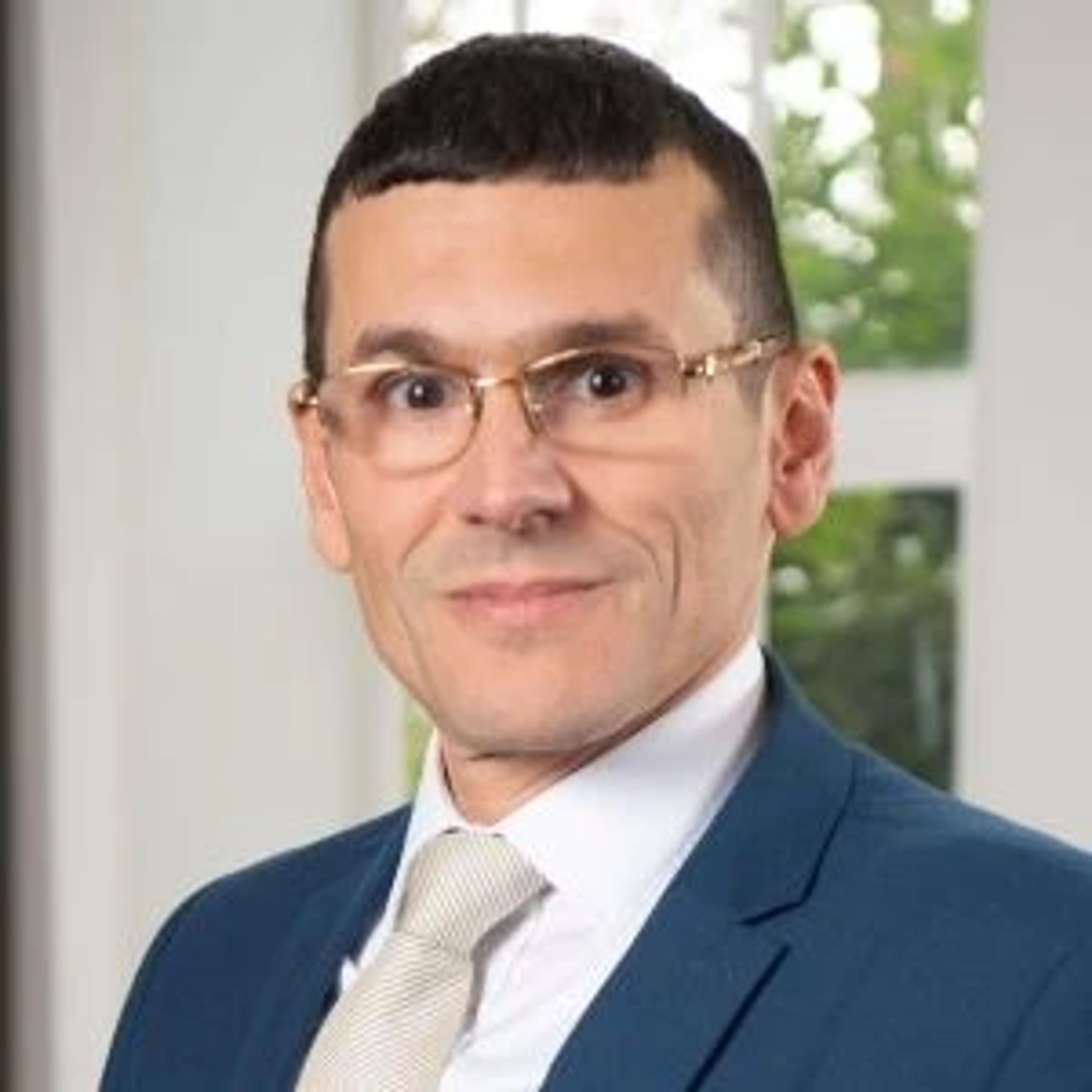 Dr Elias Boukrami