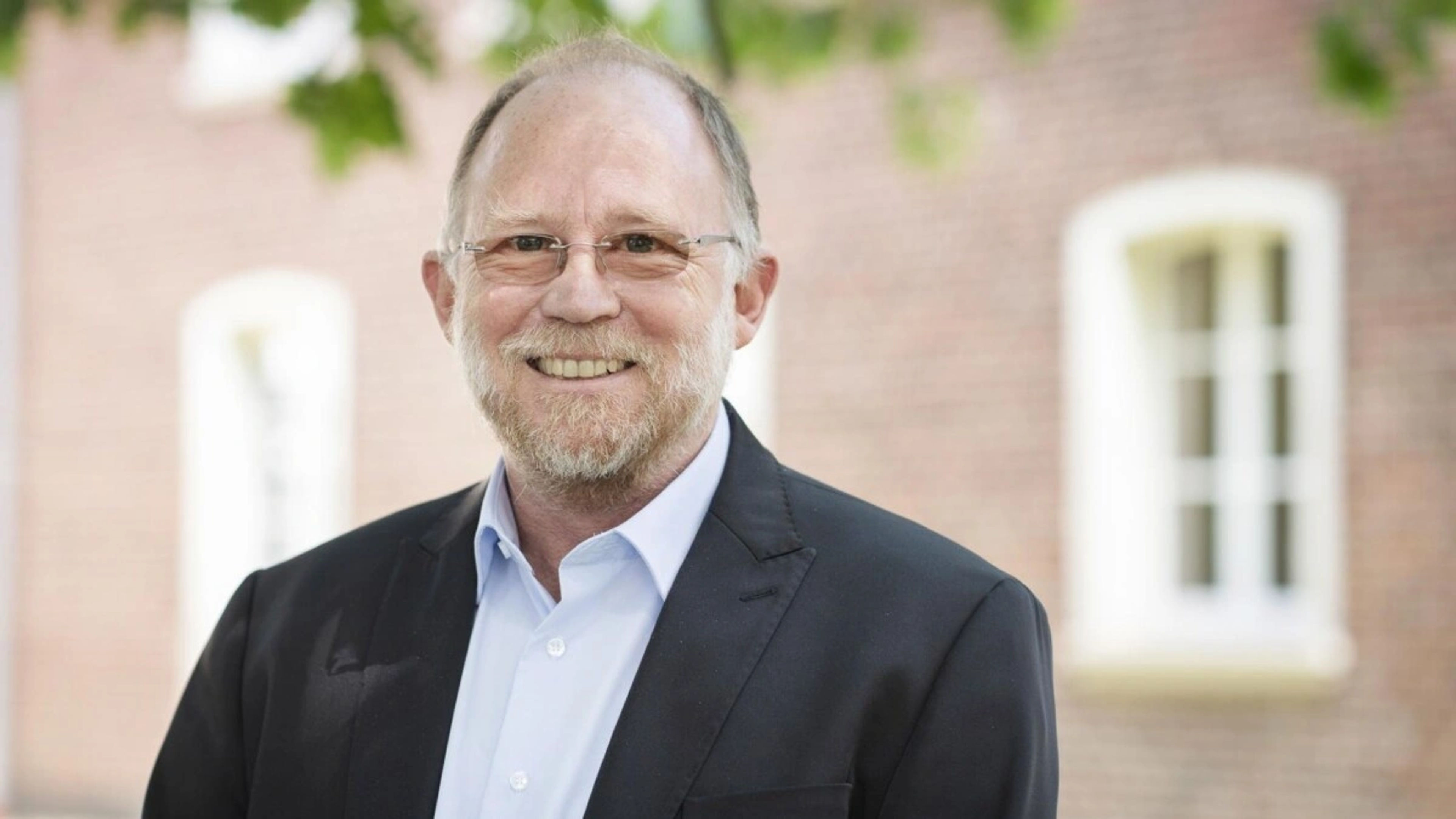 Prof. Dr. Tobias Debiel