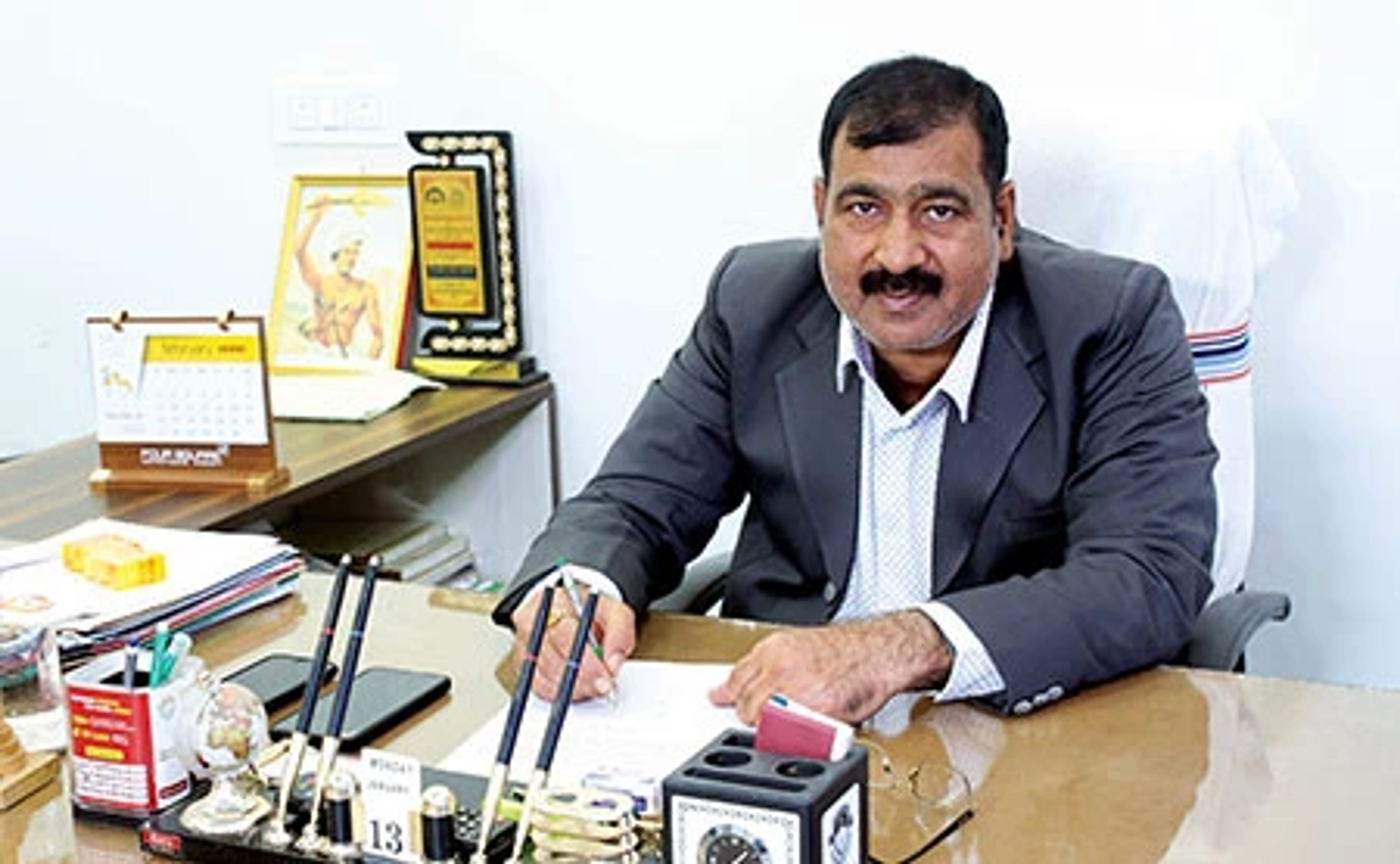 Dr. Ishwar Sagar Chandravansi