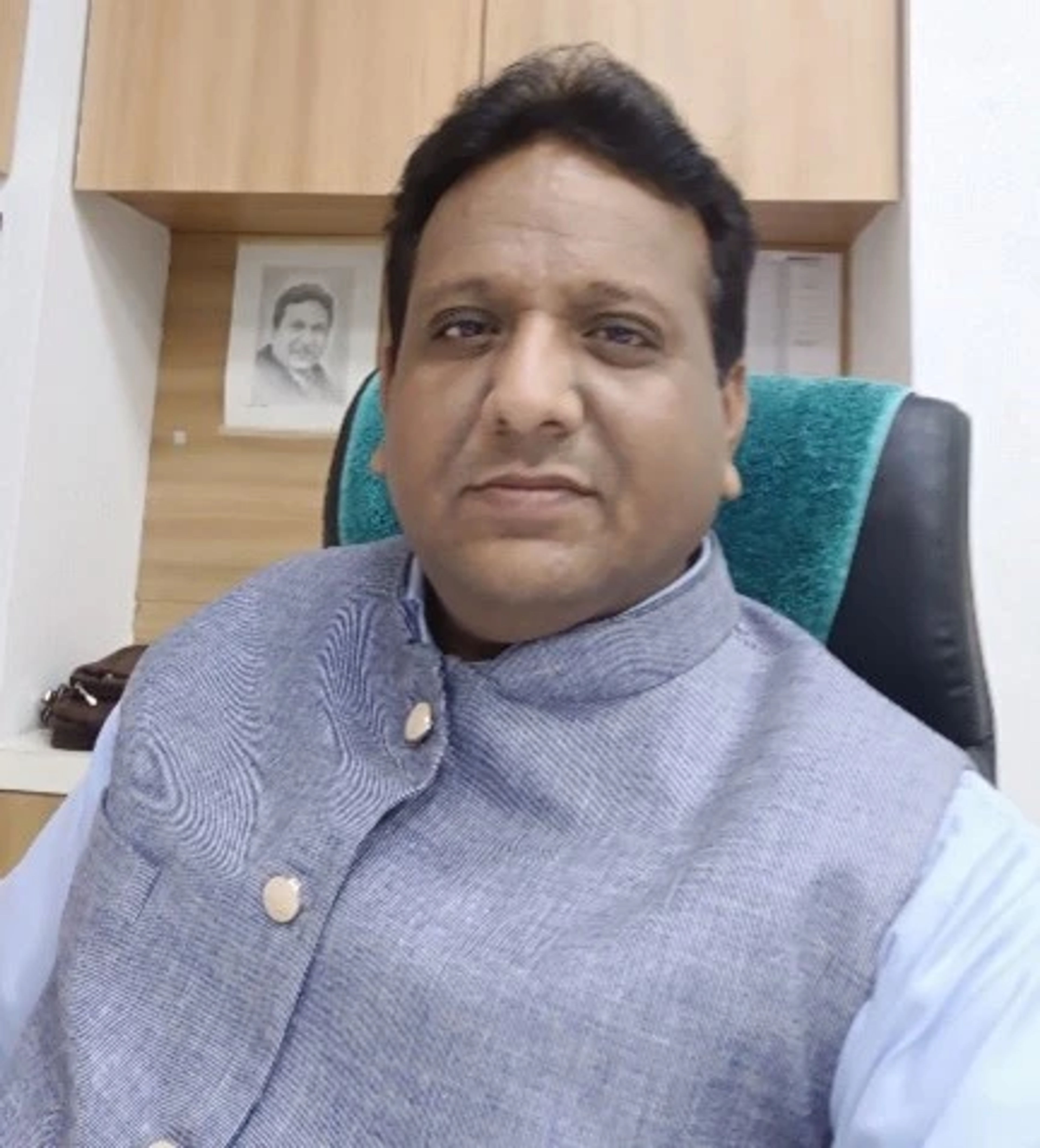 Dr. Niraj D Shah