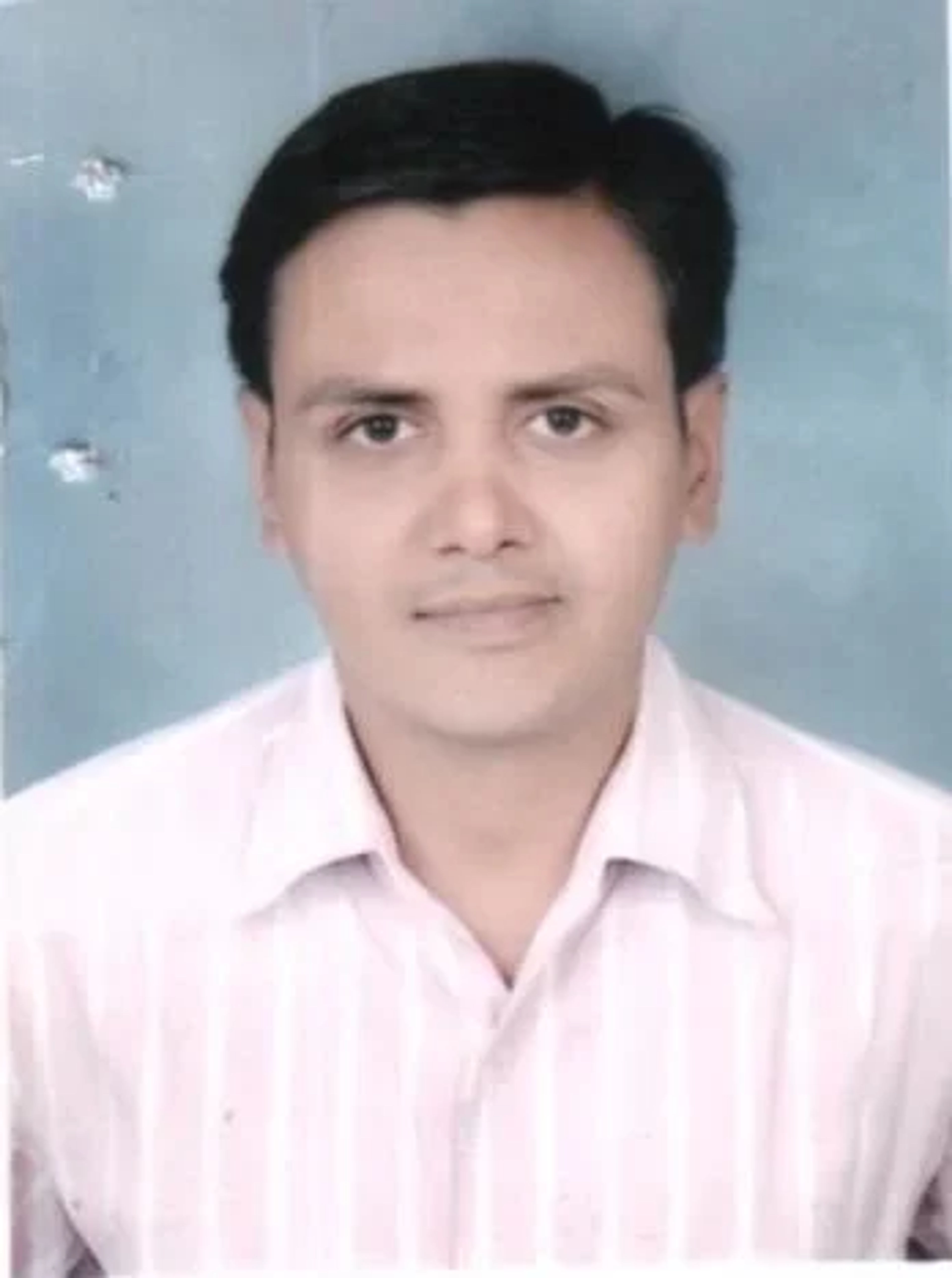 DR. RAJESH KAURAV