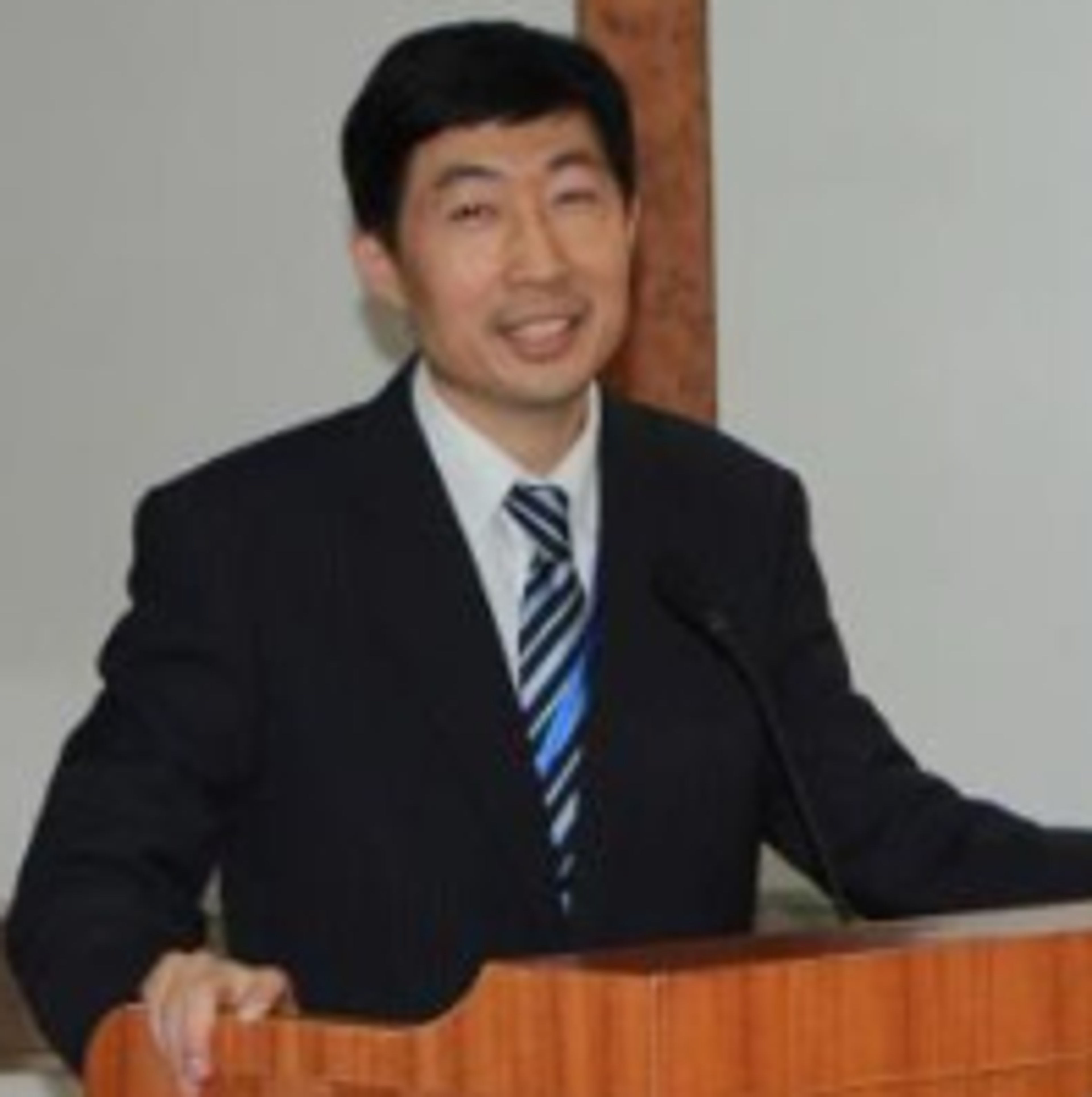 Prof. Dexin Kong