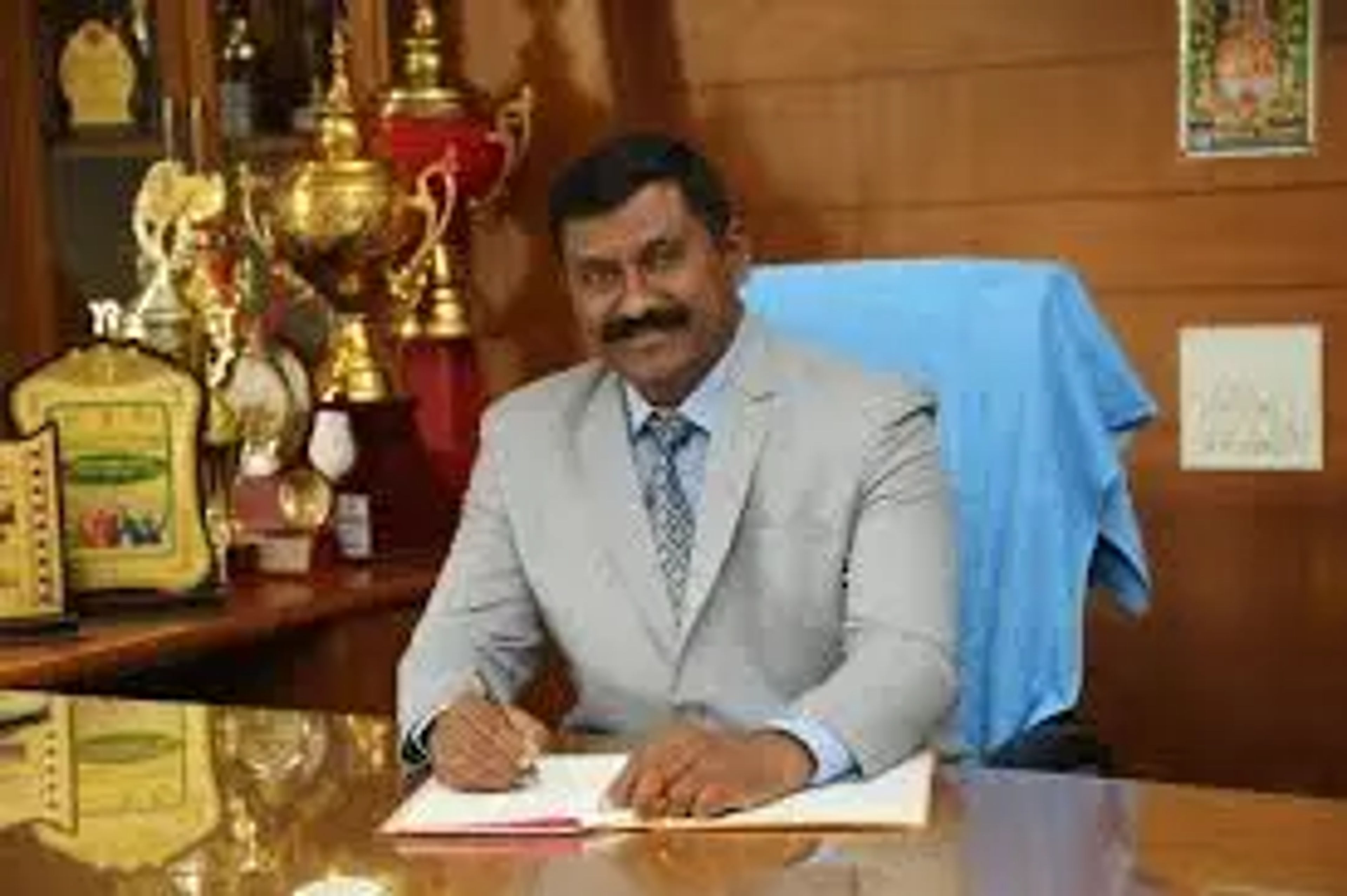 Dr. S. Arjunan