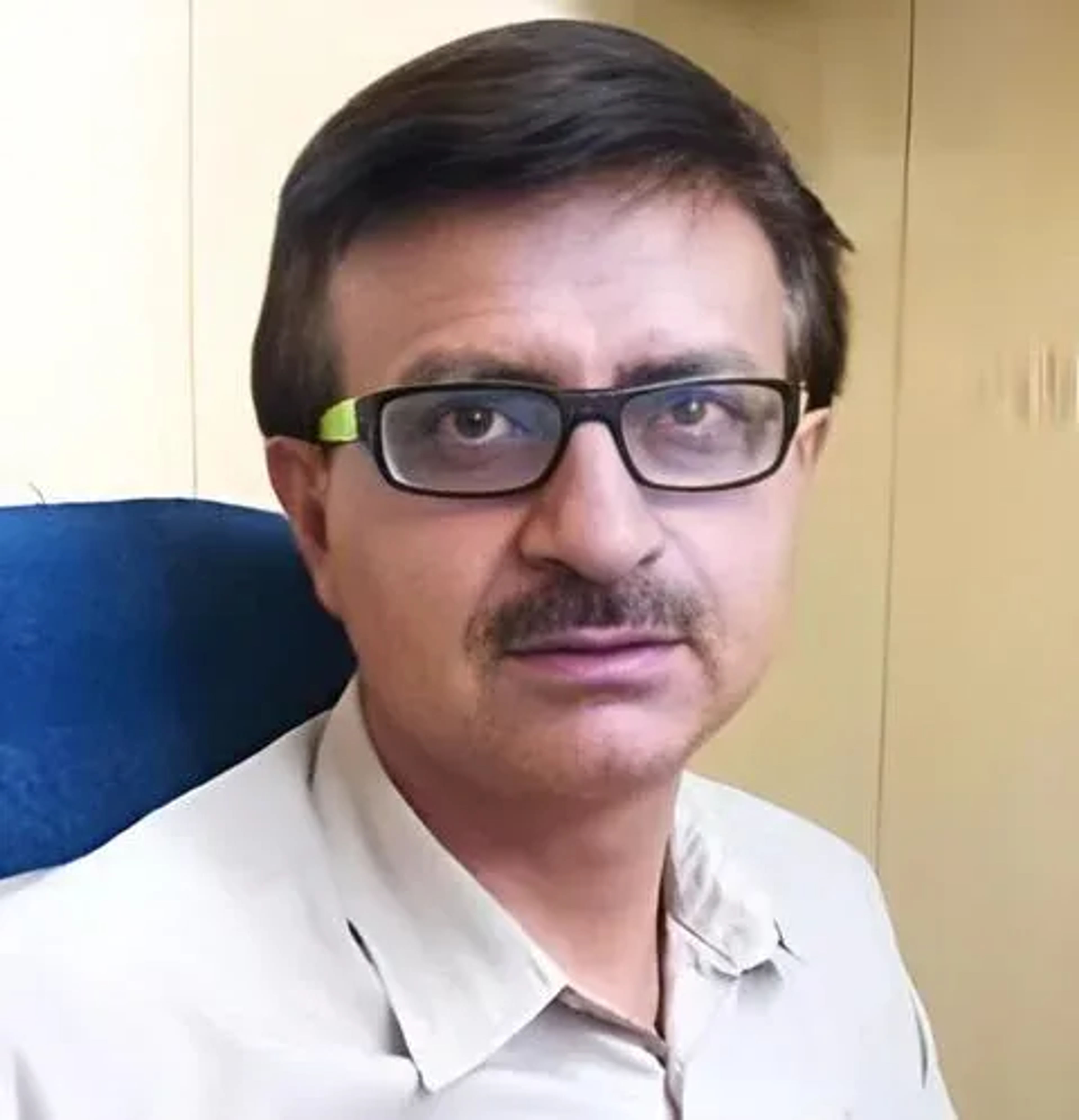 Dr. Navjeet Narang