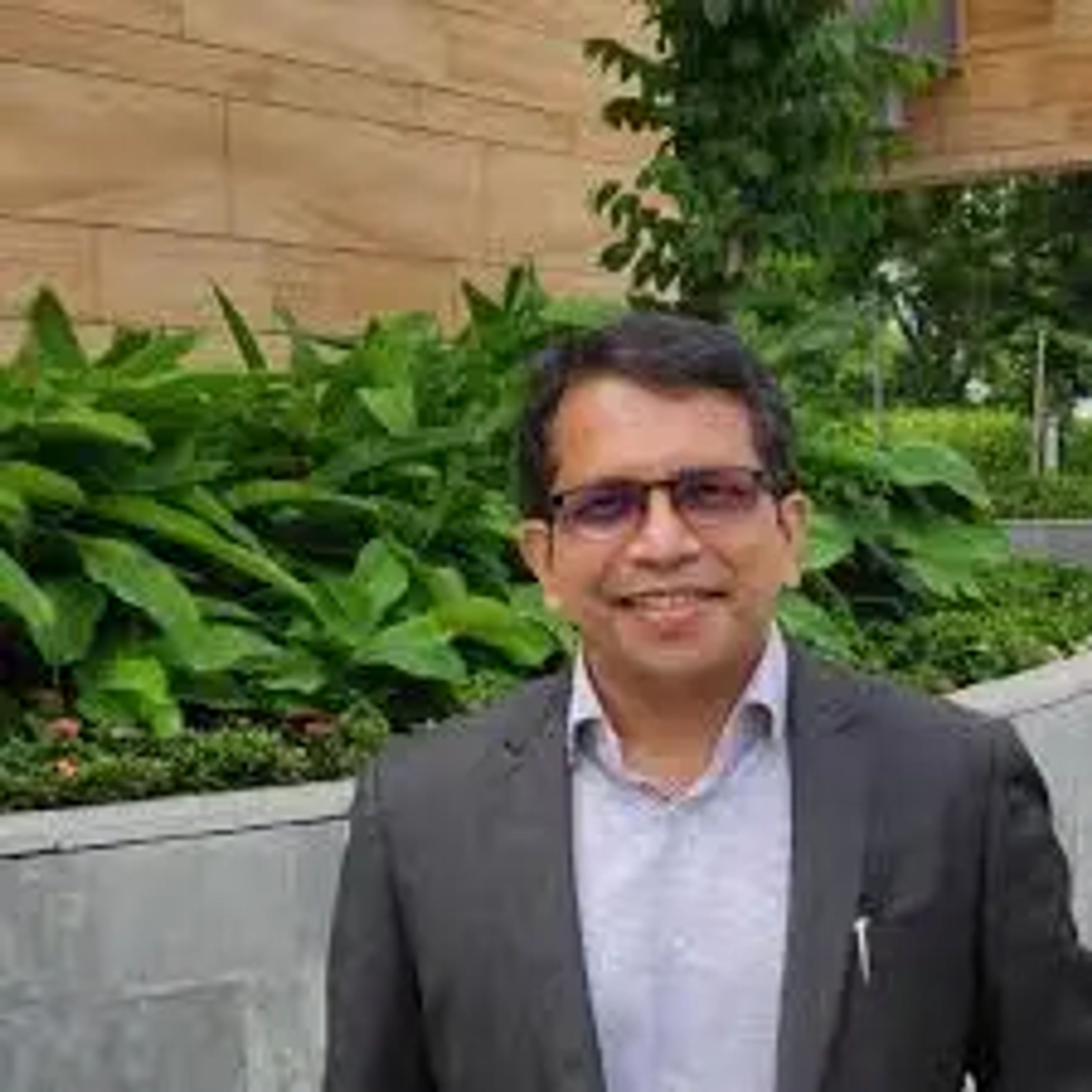 Dr Vivek S. Radhakrishnan