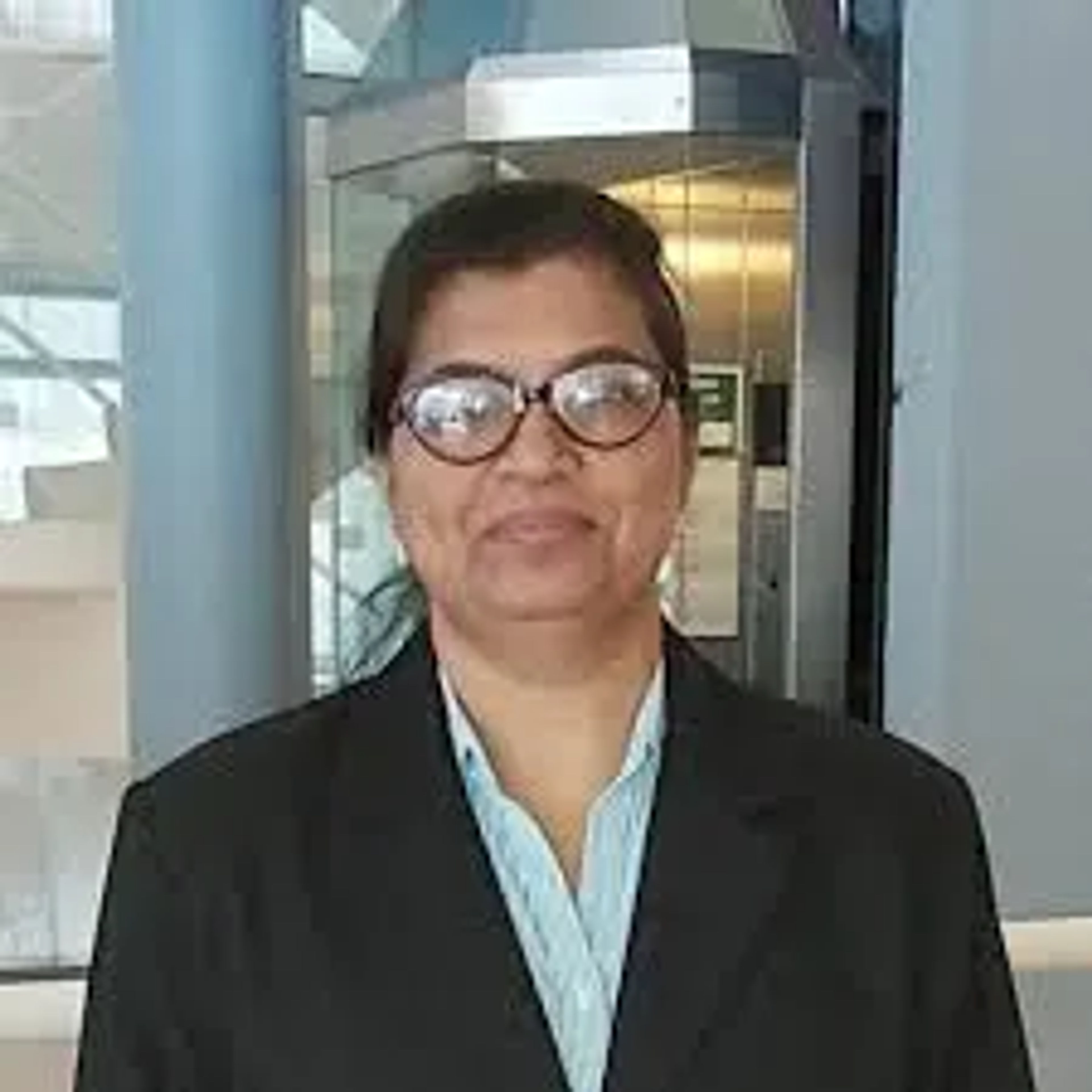 Dr. Veena Sakhardand